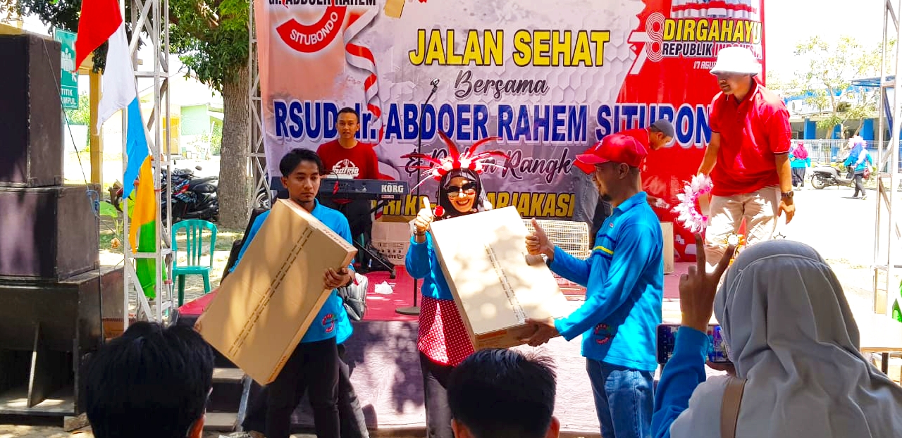 HUT Ke-14, RSUD Dr. Abdoer Rahem Situbondo Gelar Jalan Sehat - Publika Post