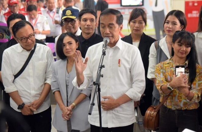 
 Sambutan Presiden Jokowi Di Stasiun Jati Mulya ( dok.sekretariat kabinet )