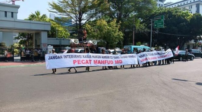 
 Aksi Pennyampaian Pendapat Elemen Masyarakat di Depan Mahkamah Agung, Jl.Merdeka Utara , Gambir