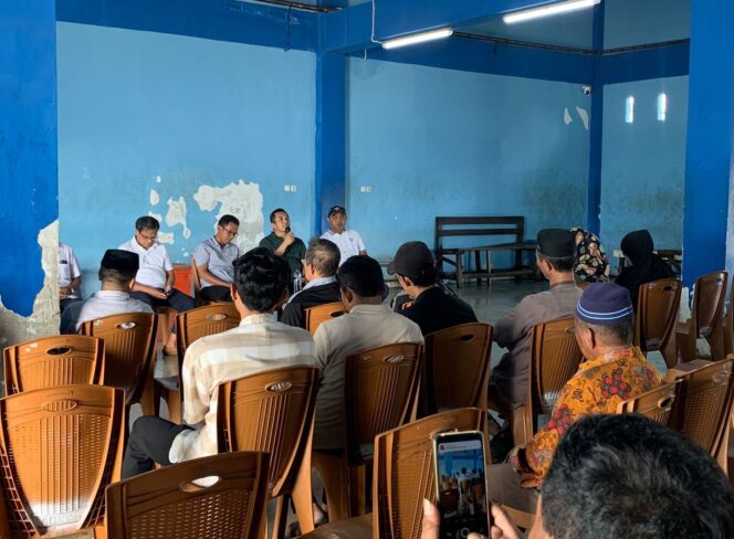 
 Hadiri Pertemuan Dengan Para Pedagang Ikan Dan Pedagang Kuliner, Pj. Bupati Takalar: Kebersihan Dan Sanitasi di TPI Harus Diperhatikan