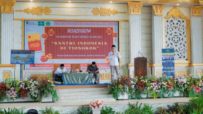
 Rois Syuriah PCINU Tiongkok Syaifuddin Zuhri saat mengisi acara seminar santri Indonesia di Tiongkok 2024. 