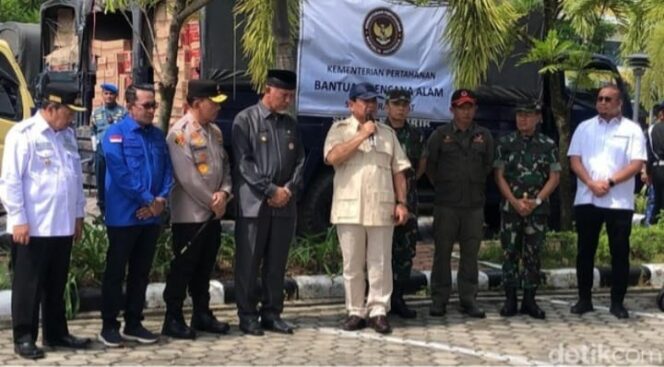 
 Sambutan Menteri Pertahanan Prabowo Subianto Saat Kunjungan dan Menyerahkan Bantuan Korban Bencana Banjir dan Longsor