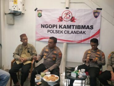 Kapolsek Cilandak Kompol Wahid Key S.sos, MH Dan Jajaran Dilokasi Ngopi Kamtibmas